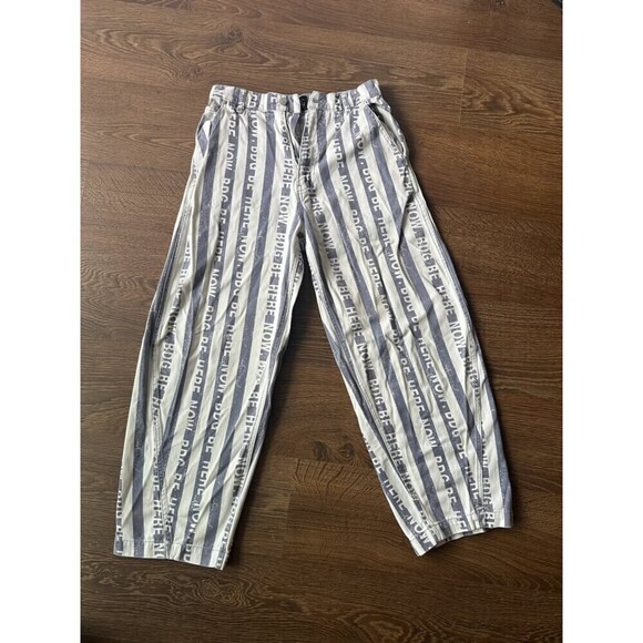 BDG Denim - BDG 90's High Rise Extreme Baggy Jeans - Size 27